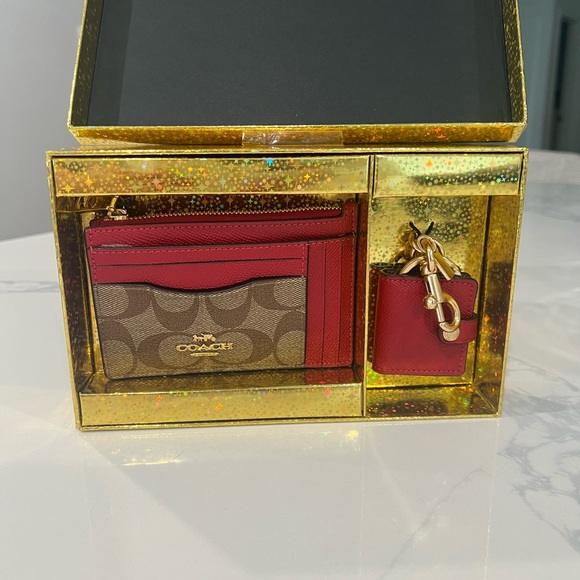 ❤️Cute. COACH Keychain Card Holder. - Picture 4 of 16